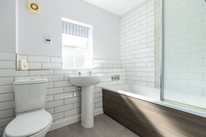 Family bathroom- click for photo gallery